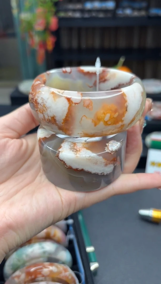 【闪购商品】石英质玉手镯未镶嵌429（62圈赠送镯心）