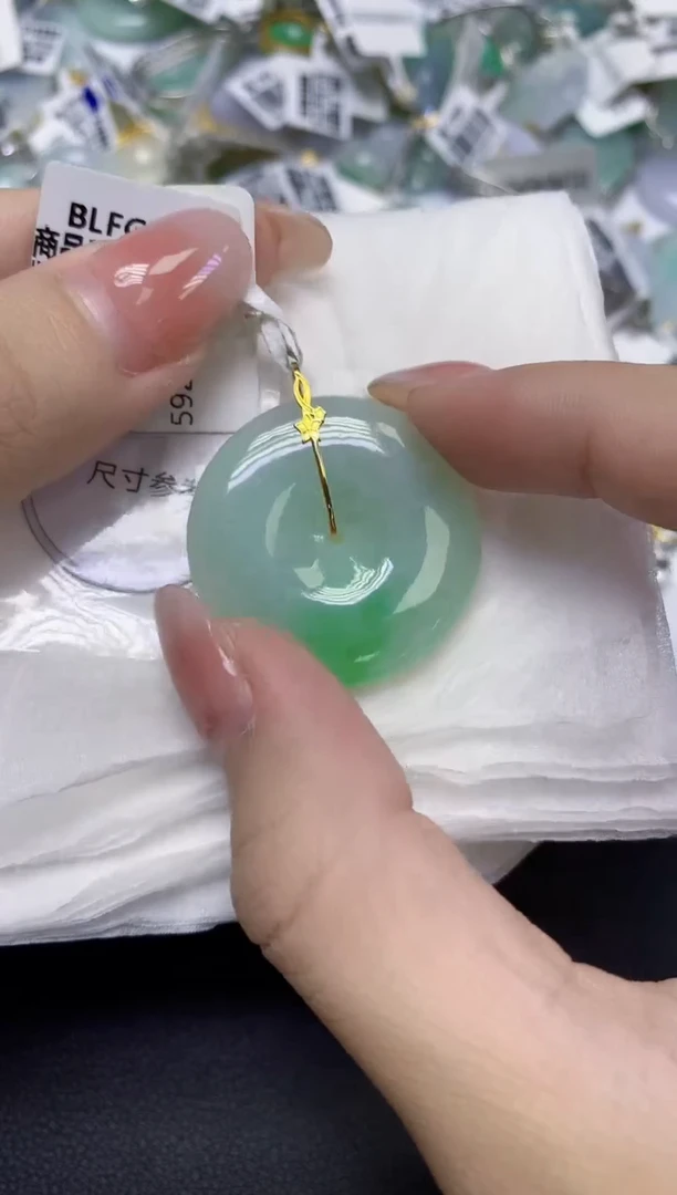 颈饰18K金镶嵌翡翠天然缅甸翡翠A货百元以上9元证书费自理