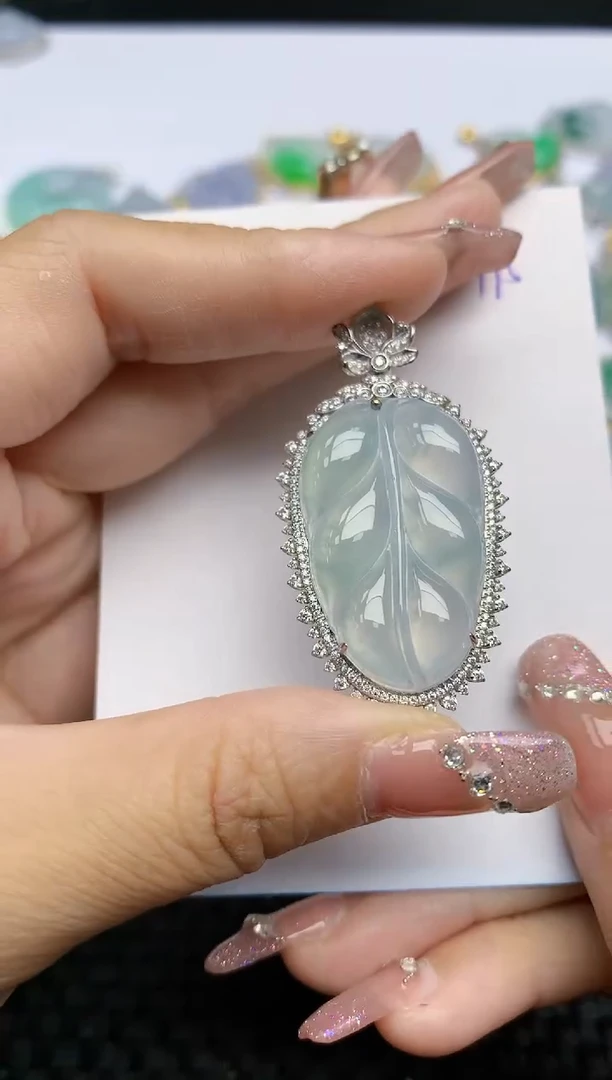 【闪购商品】翡翠颈饰18K金镶嵌天然A货翡翠 195