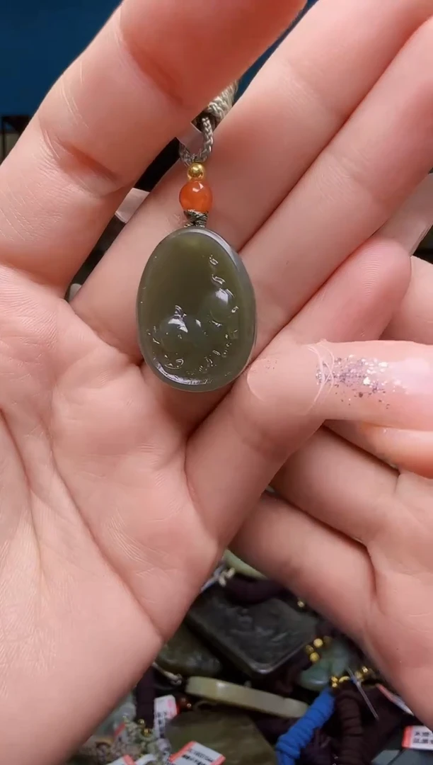 颈饰未镶嵌和田玉1