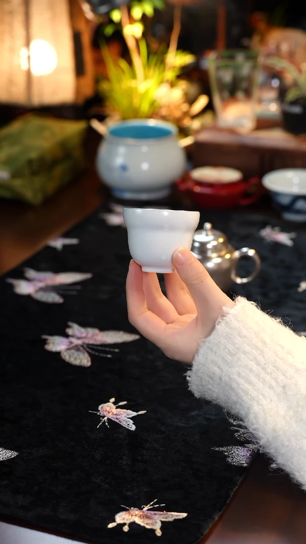 溜银杯子···········