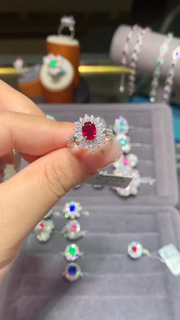 18K金镶嵌戒指红宝石1.04ct