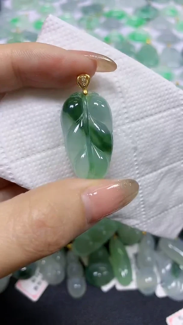 颈饰未镶嵌翡翠A货