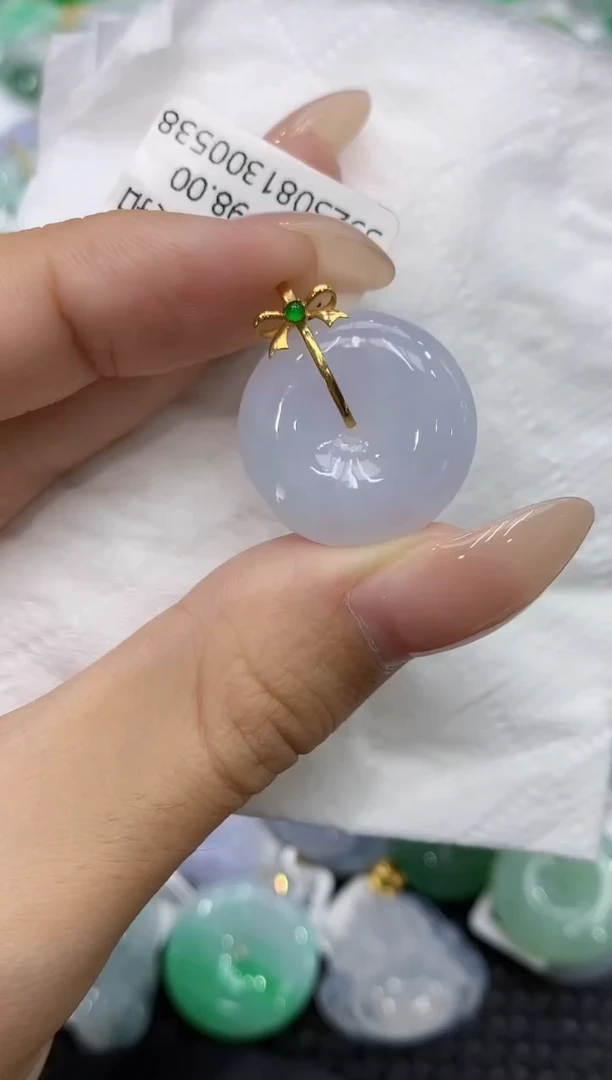 颈饰18K金镶嵌翡翠111111111111