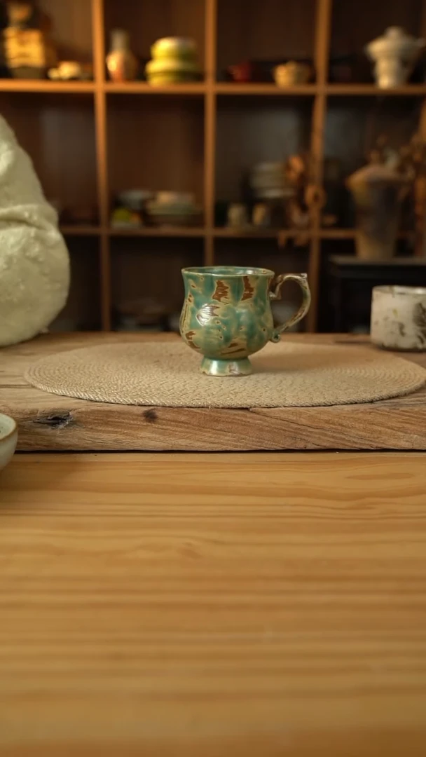 黄绿色系列的花口高脚咖啡杯1个