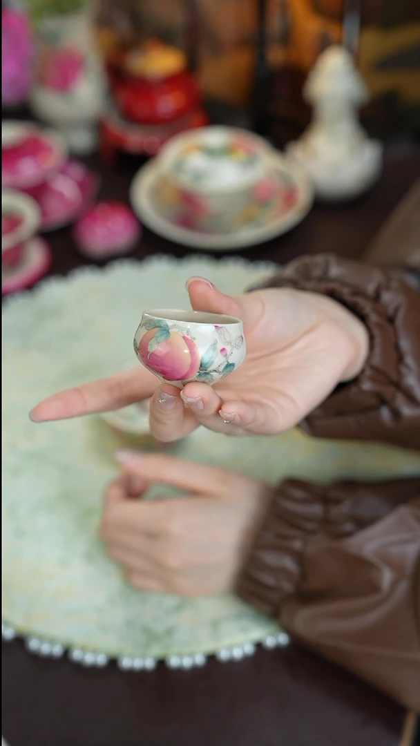 景德镇手工手绘雅圣粉彩杯