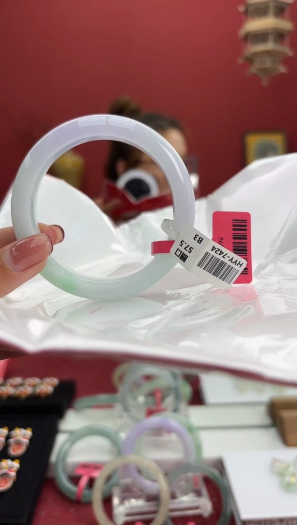 【闪购商品】翡翠手镯未镶嵌手镯