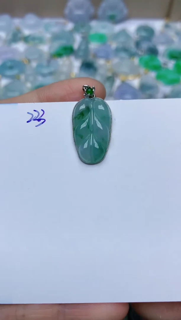 【闪购商品】翡翠颈饰18K金镶嵌天然翡翠A货