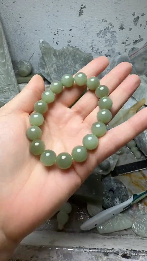 吊坠(赠链)未镶嵌和田玉手链
