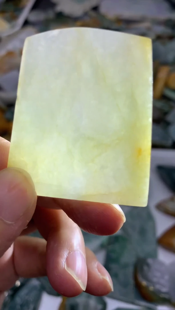 【闪购商品】翡翠颈饰未镶嵌天然翡翠A货