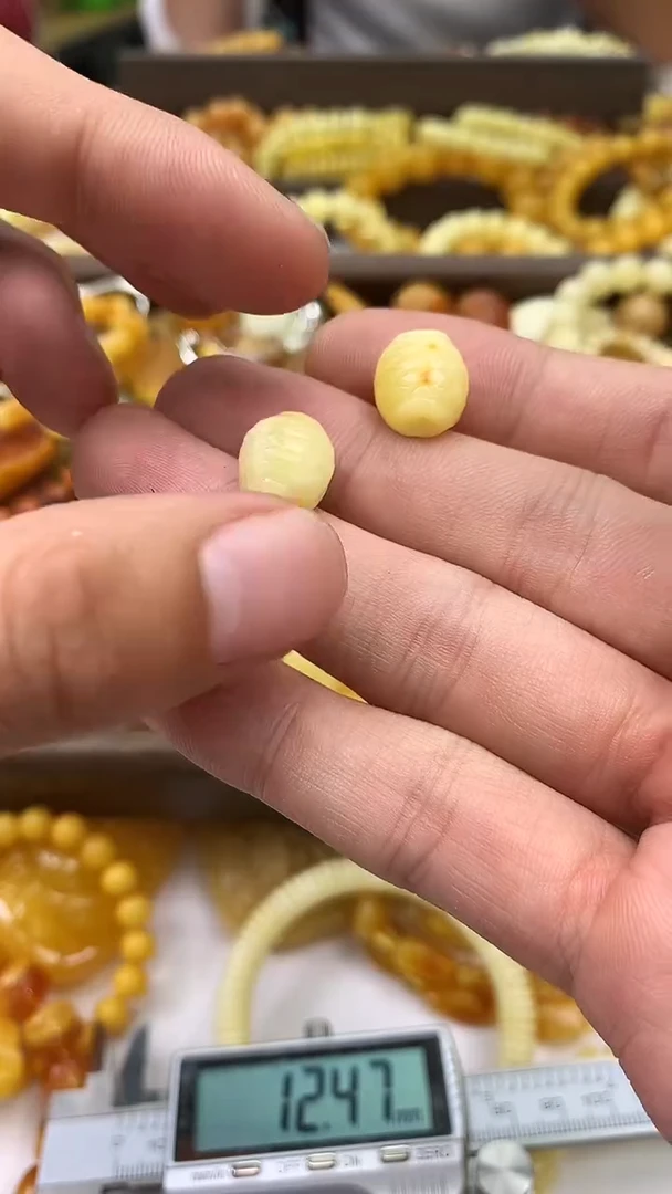 裸石蜜蜡未镶嵌富甲发其一