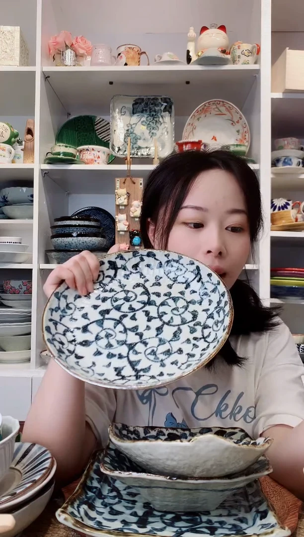 陶瓷章鱼唐草大号圆盘22.5cm