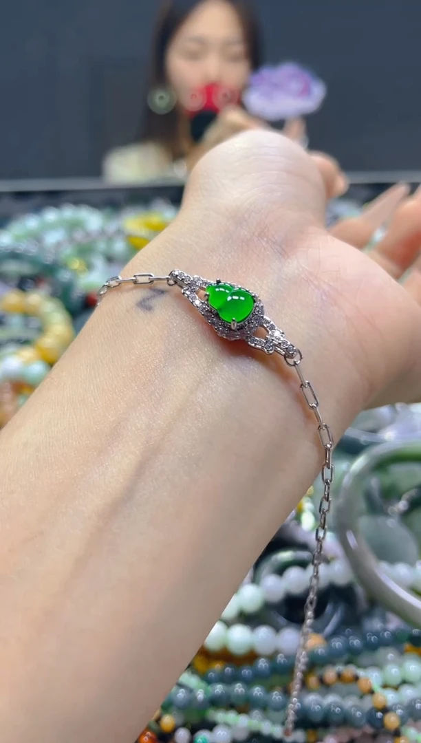 颈饰未镶嵌翡翠/Y/翡翠A货，一件也是批发价