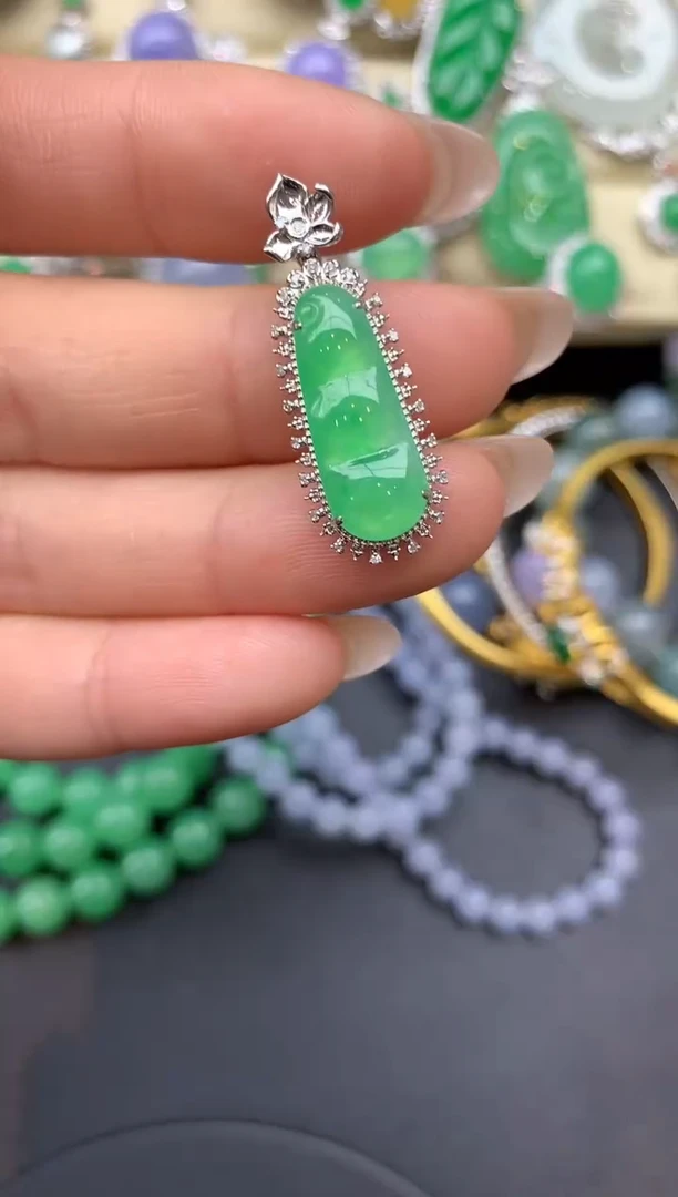 翡翠18K金镶嵌颈饰323-雪姐翡翠天天见
