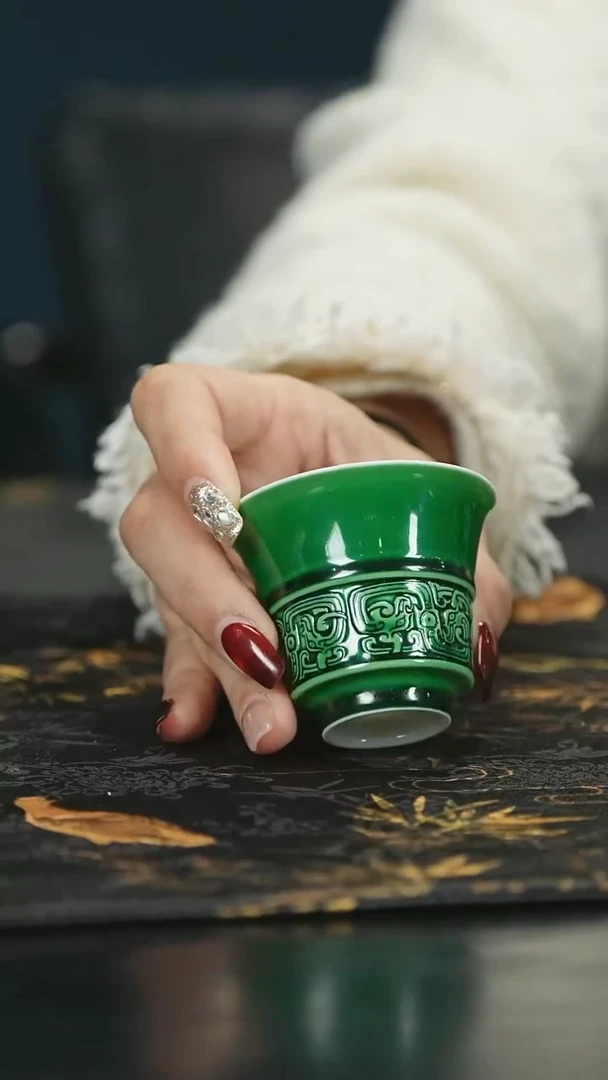 【闪购商品】瓷唐里郎窑绿雕刻主人杯