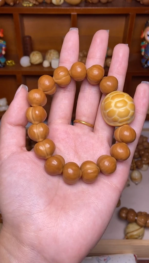 把件猴头核桃蜜桃臀➕富甲手串