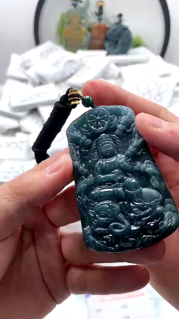 【闪购商品】翡翠颈饰未镶嵌普贤