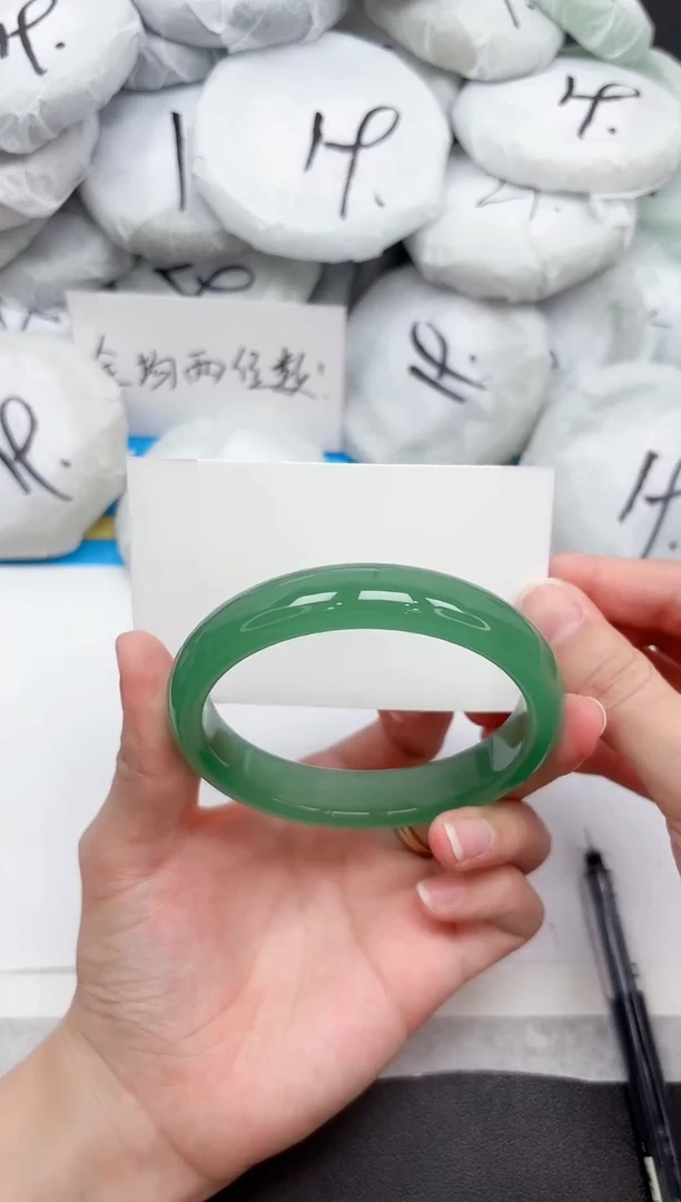 未镶嵌手镯石英质玉106-62.6