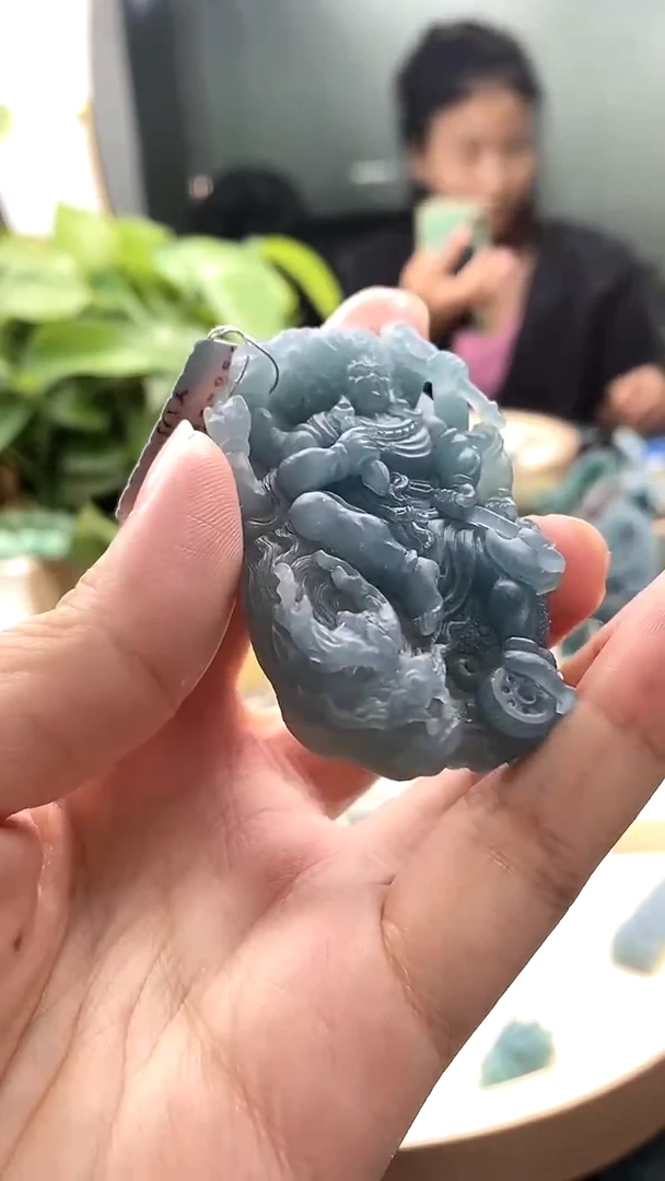 定制翡翠未镶嵌王****?翡翠毛货不退不换7.20