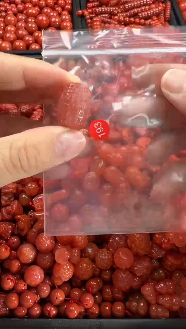 【闪购商品】南红玛瑙颈饰未镶嵌1