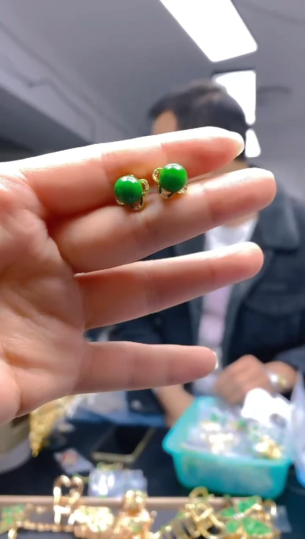 【闪购商品】翡翠耳饰合金068翡翠耳钉