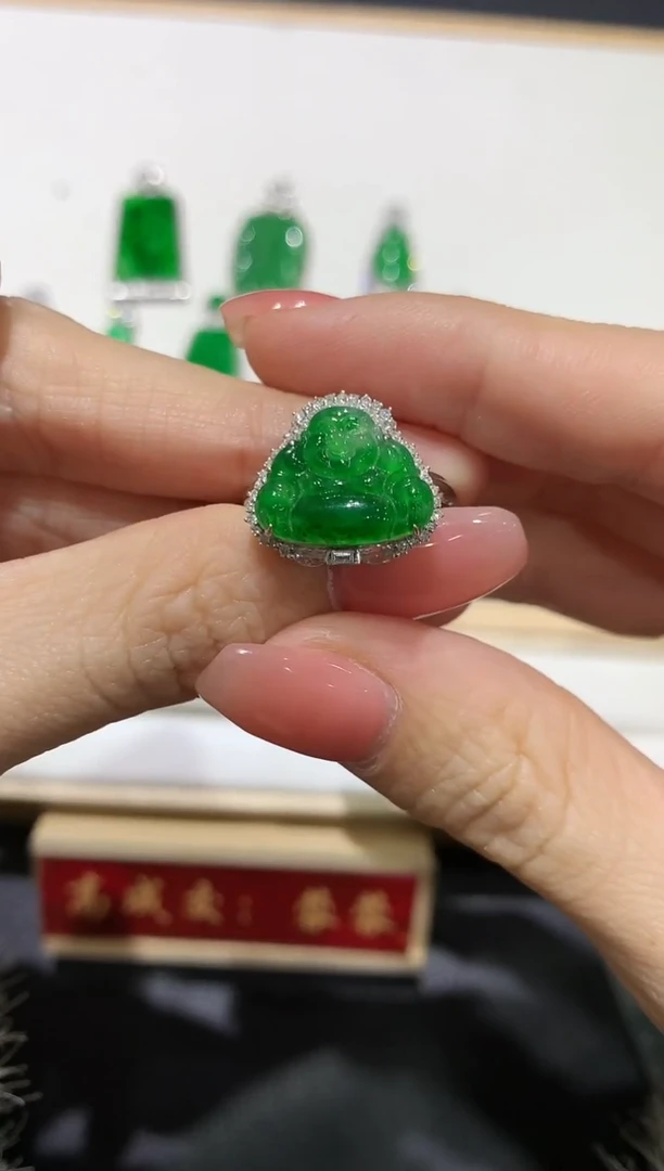 【闪购商品】翡翠吊坠(不含链)18K金镶嵌团购1