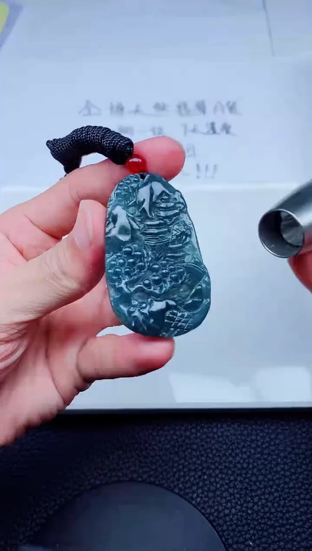 翡翠未镶嵌颈饰