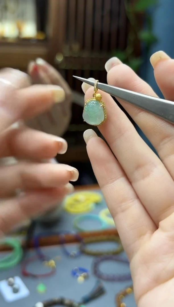 18K金镶嵌挂件翡翠18K金翡翠貔貅吊坠WY赠链