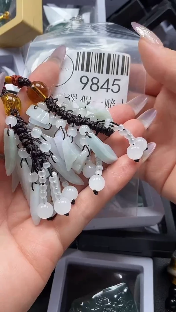 吊坠(不含链)未镶嵌翡翠9845