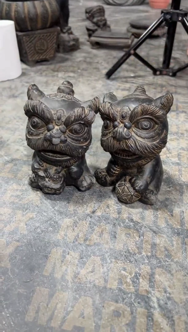 陶土瑞气盈门醒狮一对