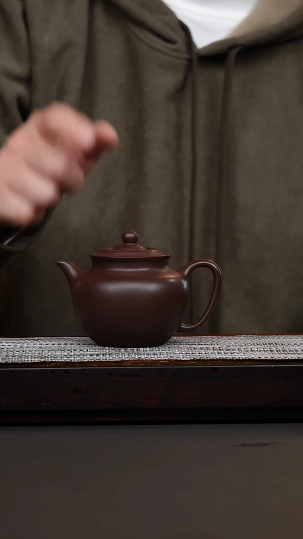 茶壶紫砂紫玉金砂橄榄