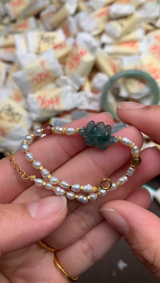 翡翠挂件未镶嵌—