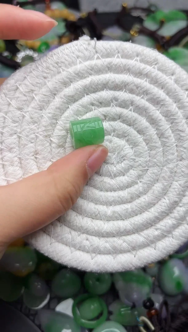 颈饰未镶嵌翡翠缅甸翡翠吊坠