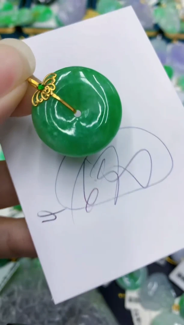 翡翠18K金镶嵌颈饰1111111111