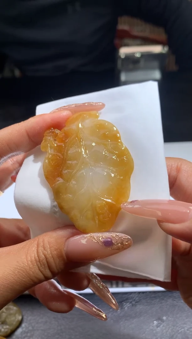 未镶嵌定制翡翠英*兰翡翠