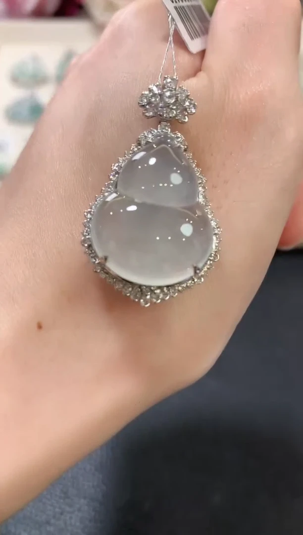 吊坠(不含链)18K金镶嵌翡翠a101