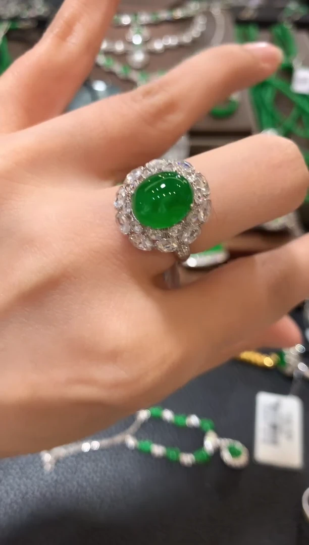 18K金镶嵌戒指翡翠醉*m179