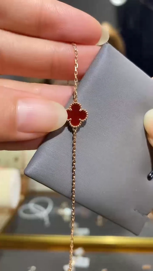 18K金镶嵌手链玛瑙/玉髓手链