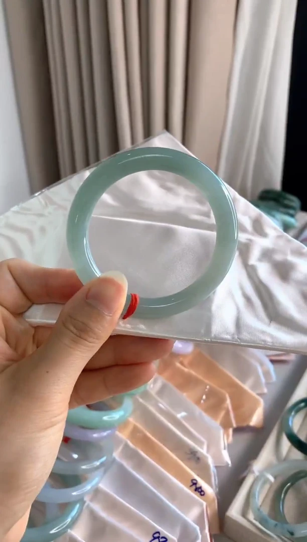 未镶嵌手镯翡翠54.5圆条海澜之谜