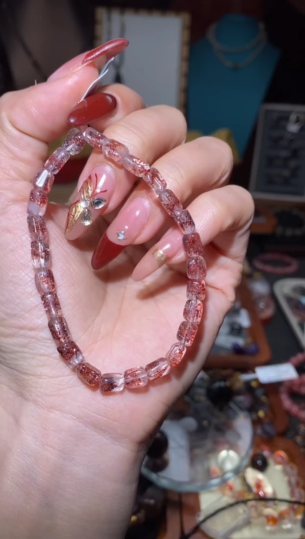 【闪购商品】水晶手串未镶嵌超七金草莓手串