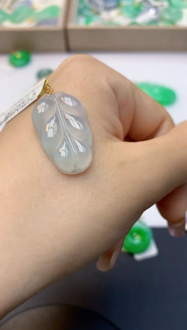 颈饰18K金镶嵌翡翠天然A货翡翠百元以上9元证书费自理
