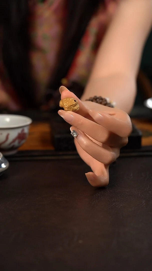 杯云霞珍藏描金金蟾香插