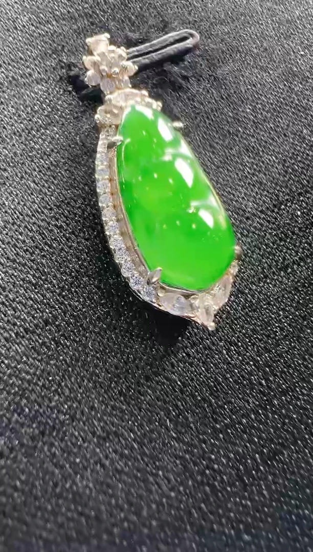 吊坠(不含链)银S925镶嵌翡翠天然A货翡翠多样性发一
