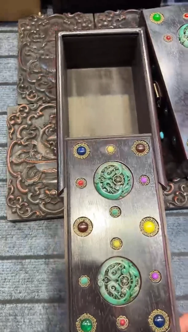 木紫檀雕刻一物一拍