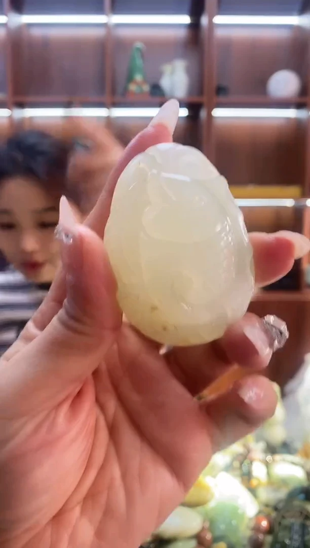 未镶嵌蛇纹石玉吊坠