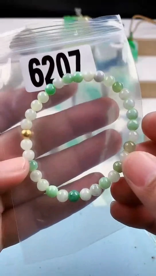 【闪购商品】翡翠挂件未镶嵌天然翡翠吊坠挂件