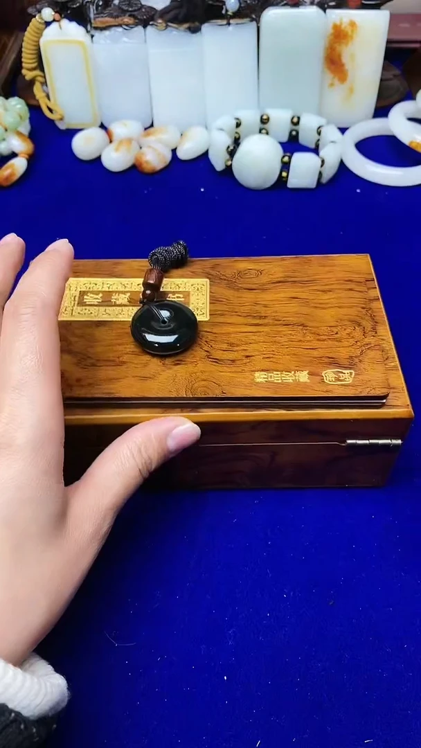 【闪购商品】和田玉挂件未镶嵌1