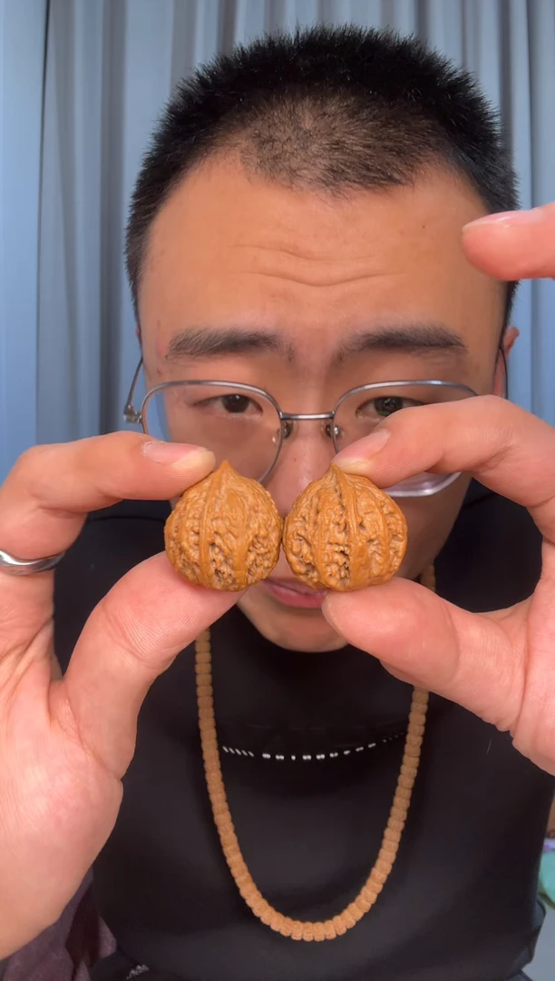 【闪购商品】文玩核桃吊坠小秋子一对（小手捻）