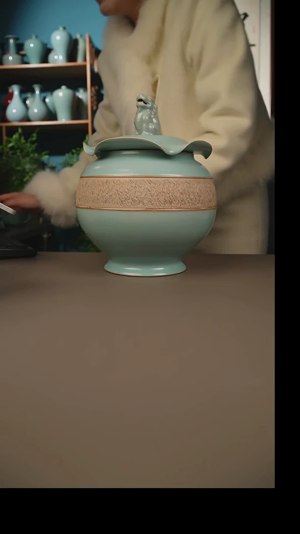 杯仿古瑞兽荷叶罐微暇