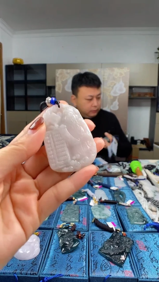 颈饰未镶嵌翡翠多样性发其一